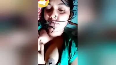Today Exclusive- Boudi Shows Boobs On Video Call