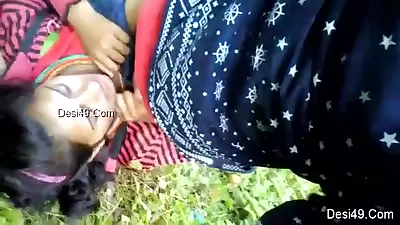 Exclusive- Desi Lover Out Door Romance And Fuck