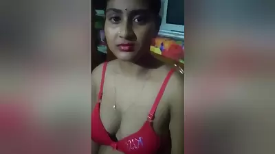 Rajasthani Bahu Desi Stepdaughter Showing Her Big Boobs And Press Stepfather Indian Latina Body Beautiful Night With Simmpi