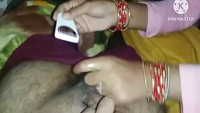 When The Period Came, The Wife Shook The Cock With Her Hand And Also Cleaned It Quickly