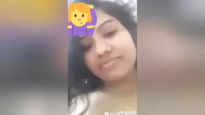 Today Exclusive- Cute Bangla Girl Showing Her Nude Body To Lover On Video Call