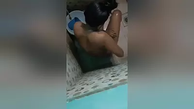 Desi Girl Bathing Record In