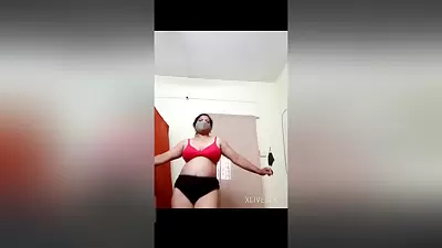 Marathi Divya Aunty Show His Big Ass And Nude Dance On The Camera