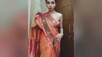 Today Exclusive -sexy Desi Girl Strip Her Cloths And Shows Boobs