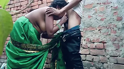 Hot Indian Bhabhi Outdoor Real Anal Sex Video Desi Bhabhi Ki Chudai Ghar Ke Pichhe Real Chudai Video