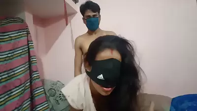Apni Wife Ko Ghar Aye Dost Ke Samne Choda Dost Ne Video Bnaya Aur Maza Liya