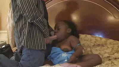 Ebony Midget Gets Sprayed On Her Belly - CumOnWeird