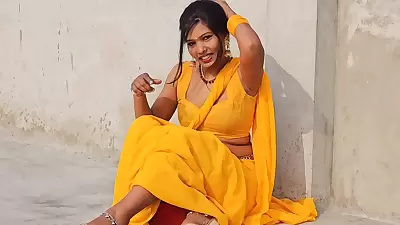 Desi Village Model Full Deep Navel And Big Boobs Deep Cleavage With Hindi Sex