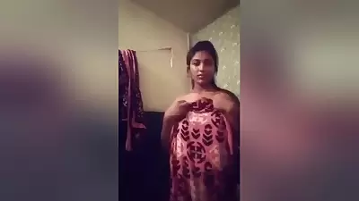 Today Exclusive -cute Desi Girl Changing Her Cloths