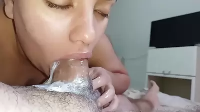 Wet And Deep Blowjob, Bitch Makes Ejaculate In Her Greedy Mouth