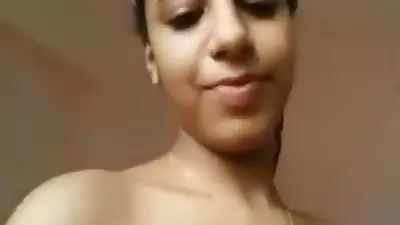 Tamil Ponnu Nude Selfie