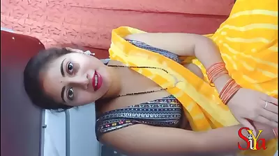 Indian Siya Bhabhi Honeymoon In Train With Strange Passenger