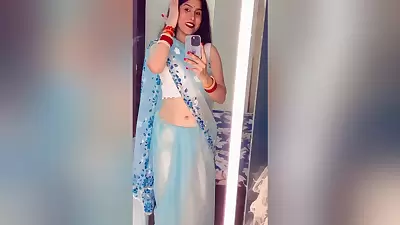 Indian Hot Bhabhi Ne Chut Me Fingering Krke Pani Nikala