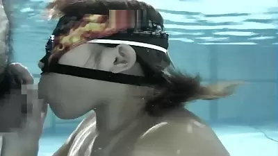 Japanese Girls Underwater BJ