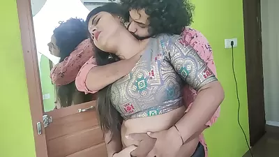 Valentine S Day - Vaishnavy Hot Saree Navel Hole Lick And Suck By Sharun Raj, Navel Lick Romance In Saree With Hot Boobs Press And Lip Lock