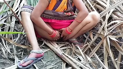 New Best Indian Desi Bhabhi Public Porn Video With Village Outdoor