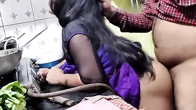 Desi Pari - Desi Village Wife Fucked In The Kitchen With Accidentally Fucked By Neighbor Srilanka New Sex