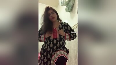 Today Exclusive- Sexy Paki Girl Shows Her Boobs And Pussy 2