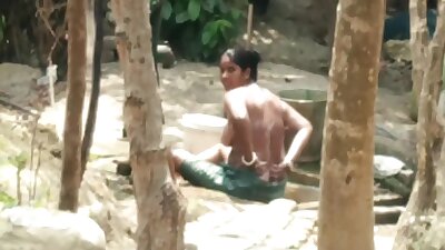 Is Showing Her Boobes While Taking Bath With Indian Aunty