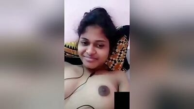 Today Exclusive- Cute Desi Girl Showing Boobs To Lover On Video Call 2