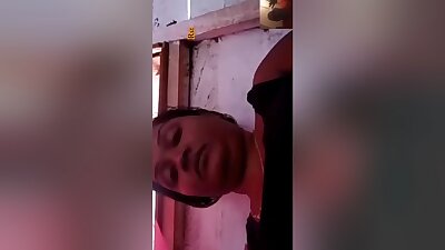 Today Exclusive-lankan Wife Showing Her Boobs And Pussy To Lover On Video Call