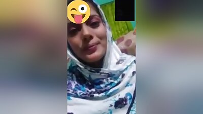 Today Exclusive- Bangla Girl Showing Her Boobs And Pussy On Video Call 1