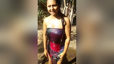 Today Exclusive- Desi Village Girl Bathing Capture By Friends