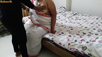 (selfie Lete Hue Indian Hot Jabardasti Chudai) Neighbor Stripping Her Saree &amp; Fucked In Bed