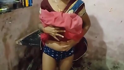 Indian Bhabhi And Hot Indian - Hot Bhabhi Se Kapde Utarbaye Or Bola Ki Mujhe Sex Karna He