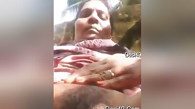 Village Bhabhi Shows Her Boobs And Pussy
